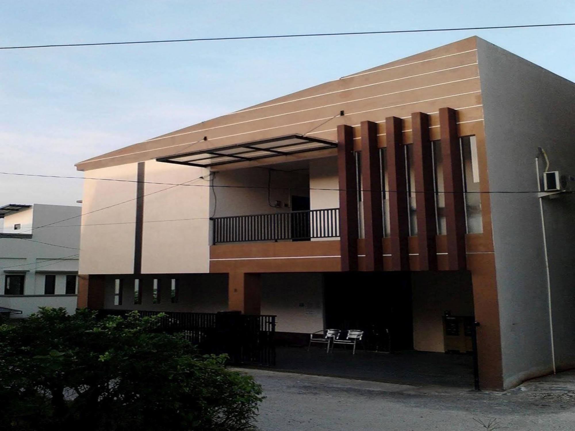 Comfort House Hotell Balikpapan  Eksteriør bilde